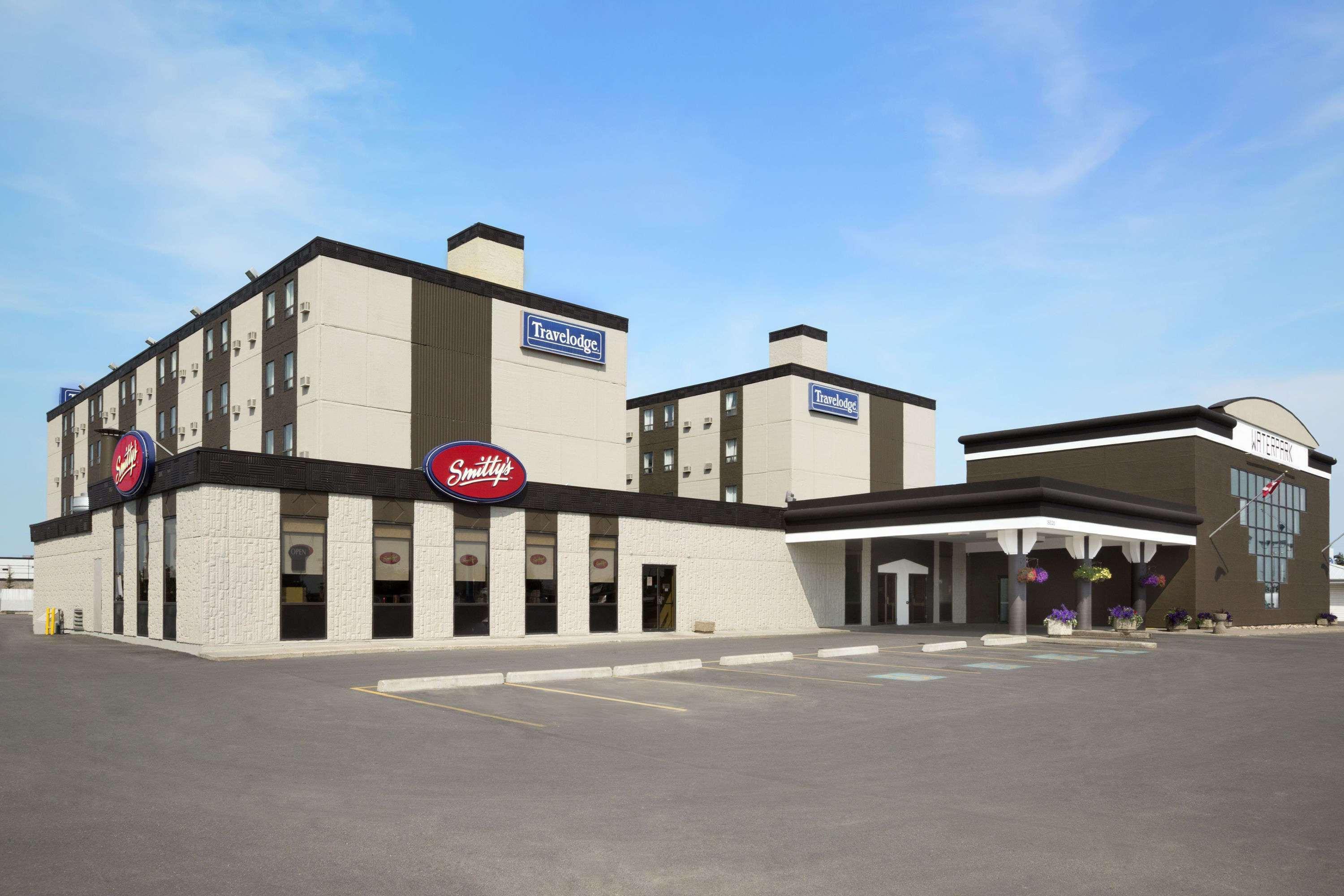 Travelodge By Wyndham Edmonton West Экстерьер фото